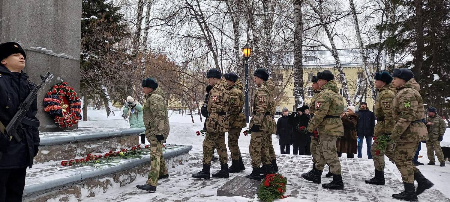 Участие в митинге, посвященном снятию Ленинградской блокады